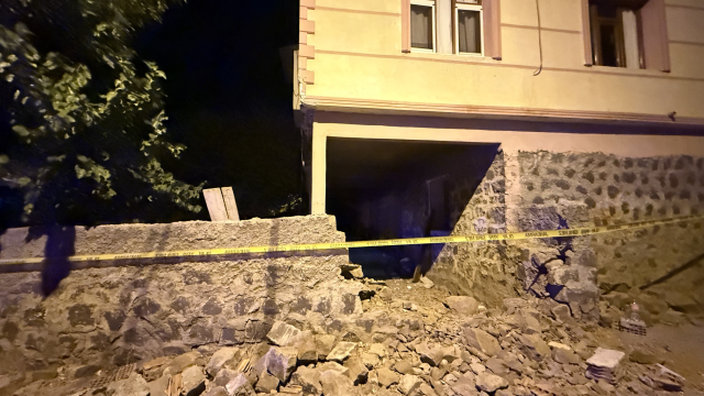 diyarbakir da bir evin balkonu coktu 2 si cocuk 18956559 8626 m