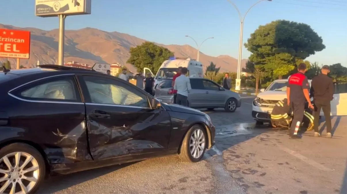 Erzincan'da Trafik Kazası: 2 Yaralı