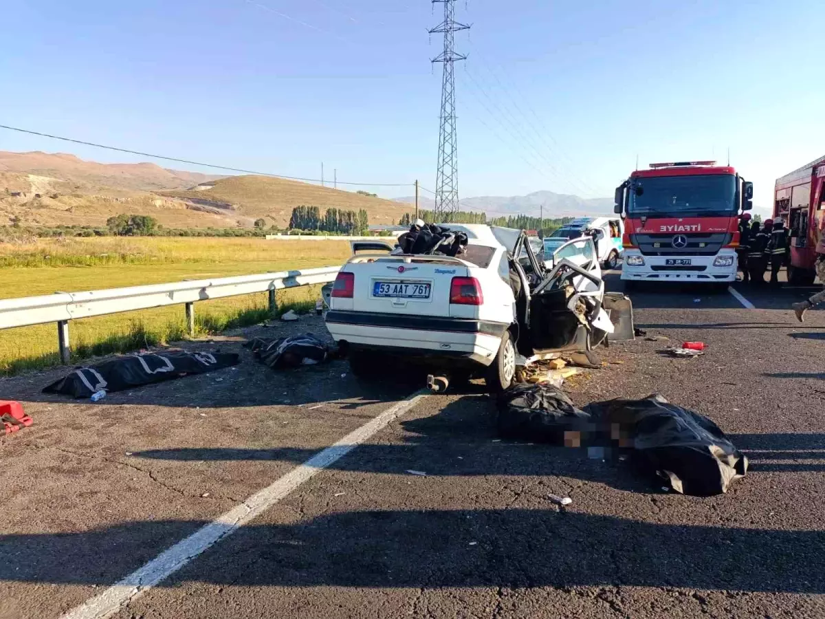 Erzurum'da Kafa Kafaya Çarpışma: 4 Ölü