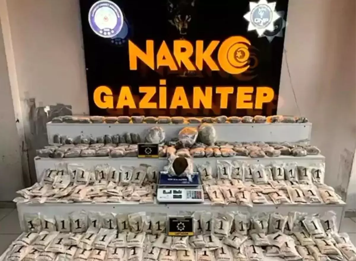 Gaziantep'te Narkotik Operasyonu: 21 Kilo Esrar ve 183 Bin Captagon Hap Ele Geçirildi