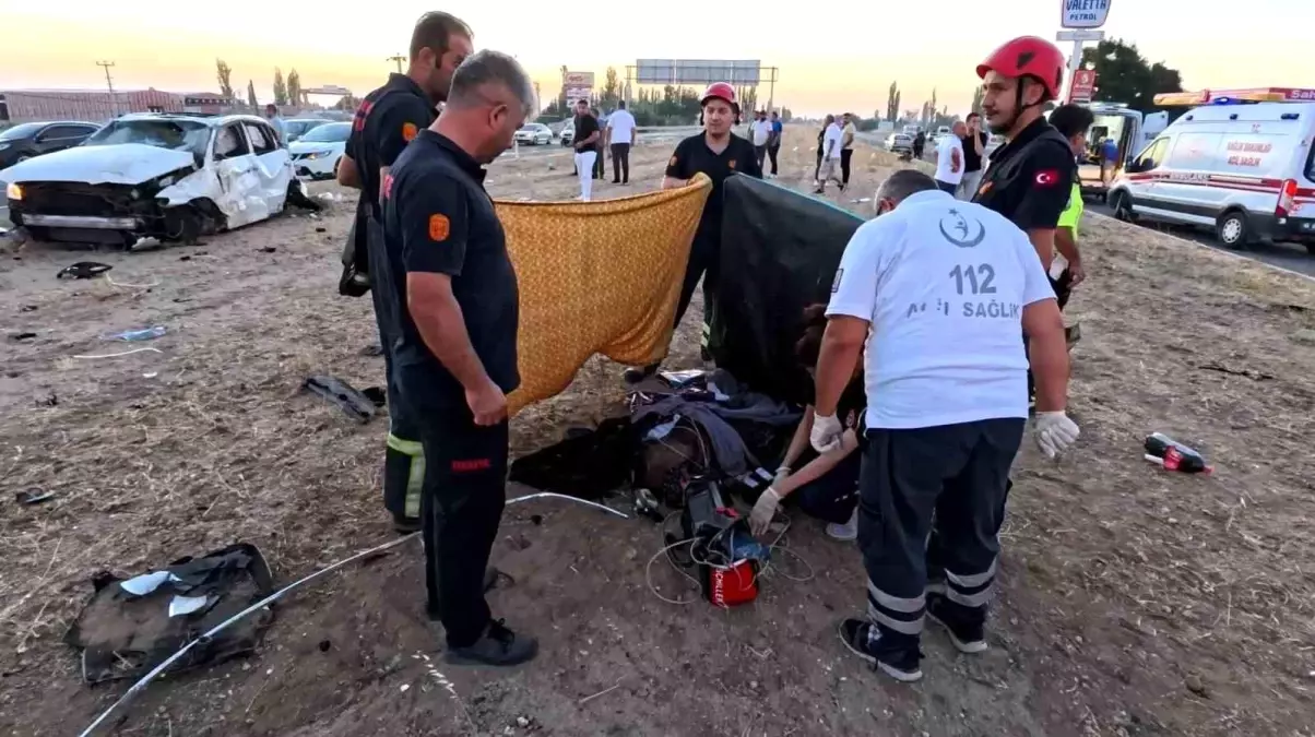 Aksaray'da Feci Kaza: 1 Ölü, 4 Yaralı