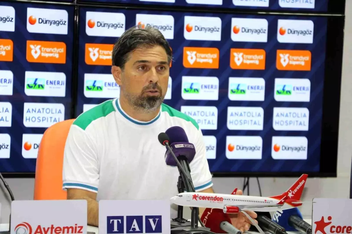 İlhan Palut: Çok gol kaçırdık ama rakibe pozisyon vermedik