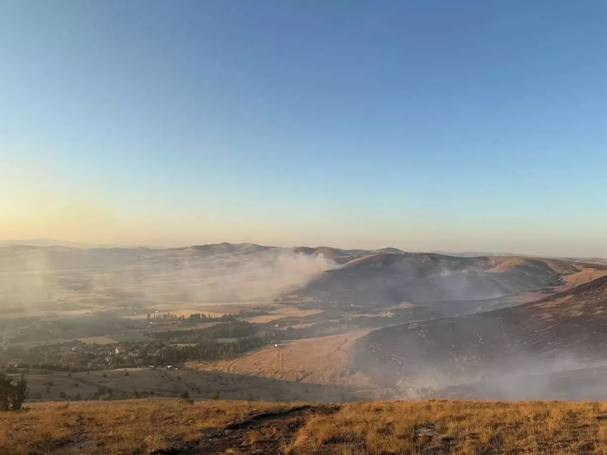 Kırşehir'in Kaman İlçesindeki Yangın Kontrol Altına Alındı
