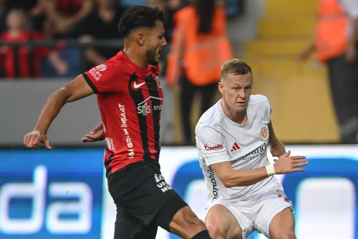 Süper Lig'de 9 sezon sonra bir ilk! Storm'dan Antalyaspor'a hayat öpücüğü