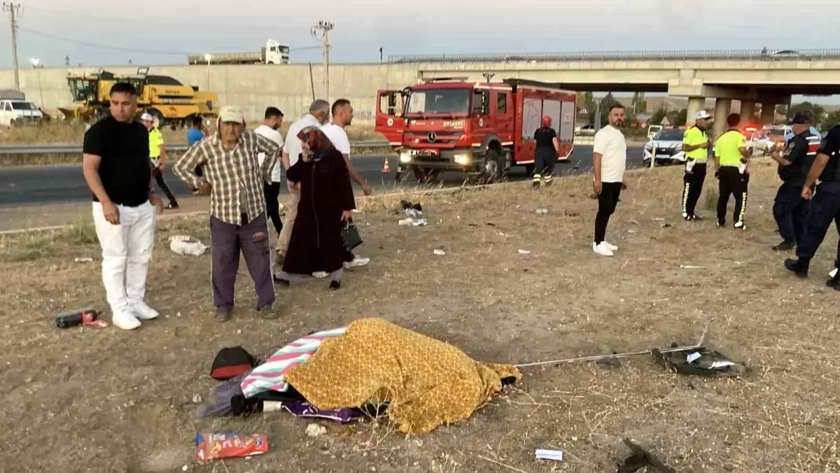 Aksaray'da Gurbetçi Aileyi Taşıyan Otomobilin Kazasında Ölü Sayısı 3'e Yükseldi