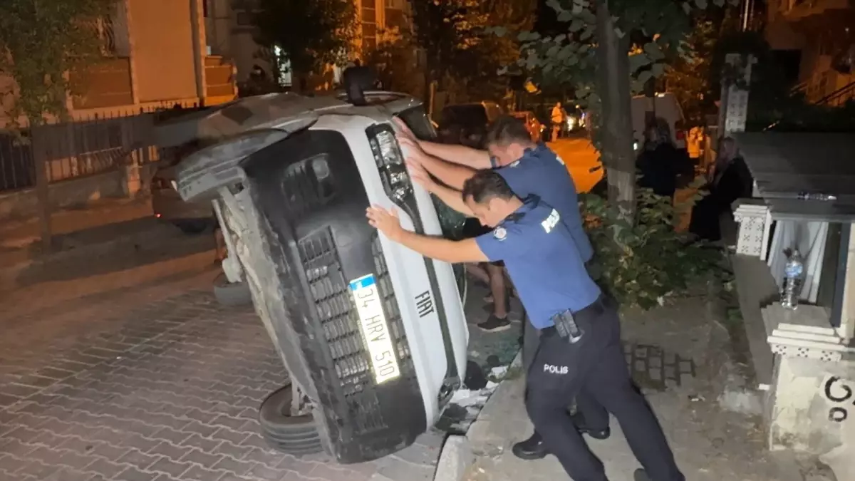 Alkollü Sürücü Park Halindeki Araçlara Çarptı