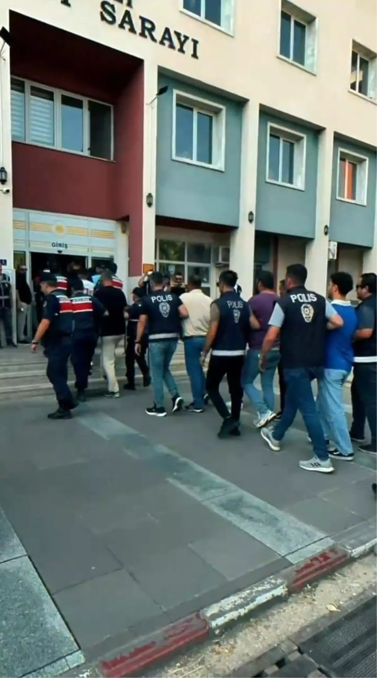 Aydın'da 'Dallas Çetesi' Operasyonu: 13 Şüpheli Tutuklandı