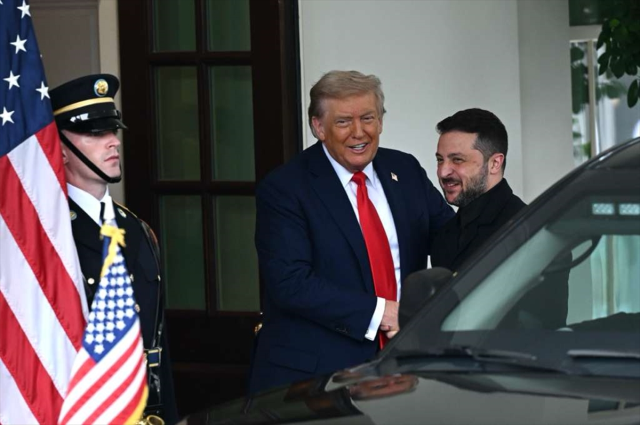 Beyaz Saray'da Zelenski, Trump ile bir araya geldi: Üçlü görüşme için hazırız