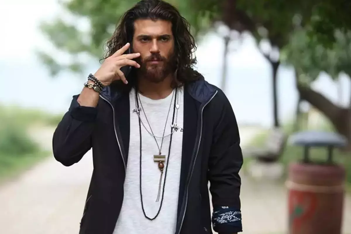 Bodrum'dan sonra Çeşme! Can Yaman ve sevgilisi romantik anlar yaşadı