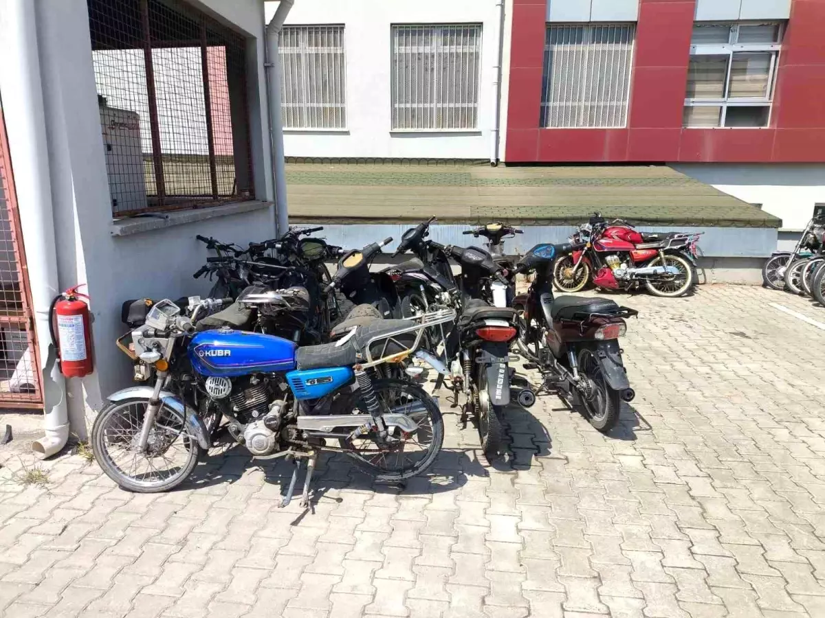 Bolvadin'de Motosiklet Denetimleri Devam Ediyor