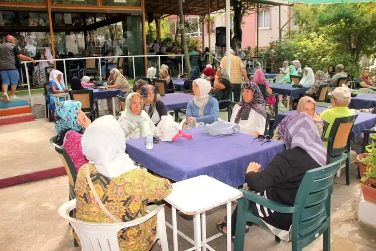 Marmara Depremi'nde Hayatını Kaybedenler İçin Mevlit Okutuldu