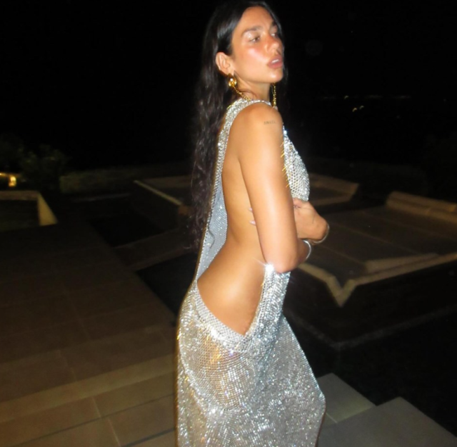 dua lipa dogum gununde giydigi kiyafet ile 18957869 4634 m