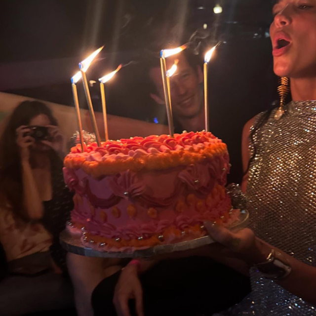 dua lipa dogum gununde giydigi kiyafet ile 18957869 6163 m