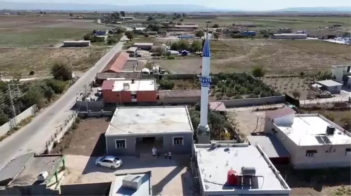 Engelli İmam, Depremde Yıkılan Cami'yi Yeniden İnşa Etti