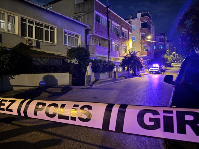 genc kadin sokak ortasinda satirla bogazi 18956986 7908 m
