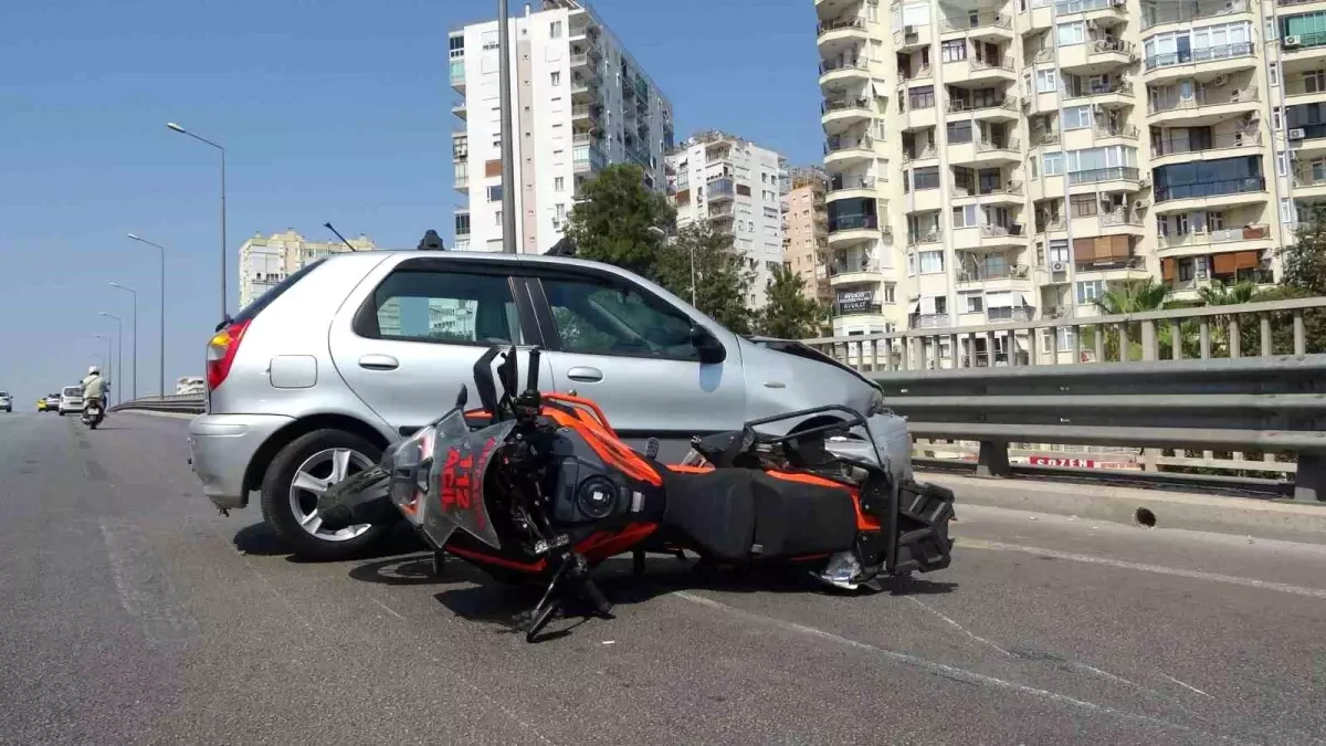 Antalya'da Motorize Acil Sağlık Timi Kaza Geçirdi
