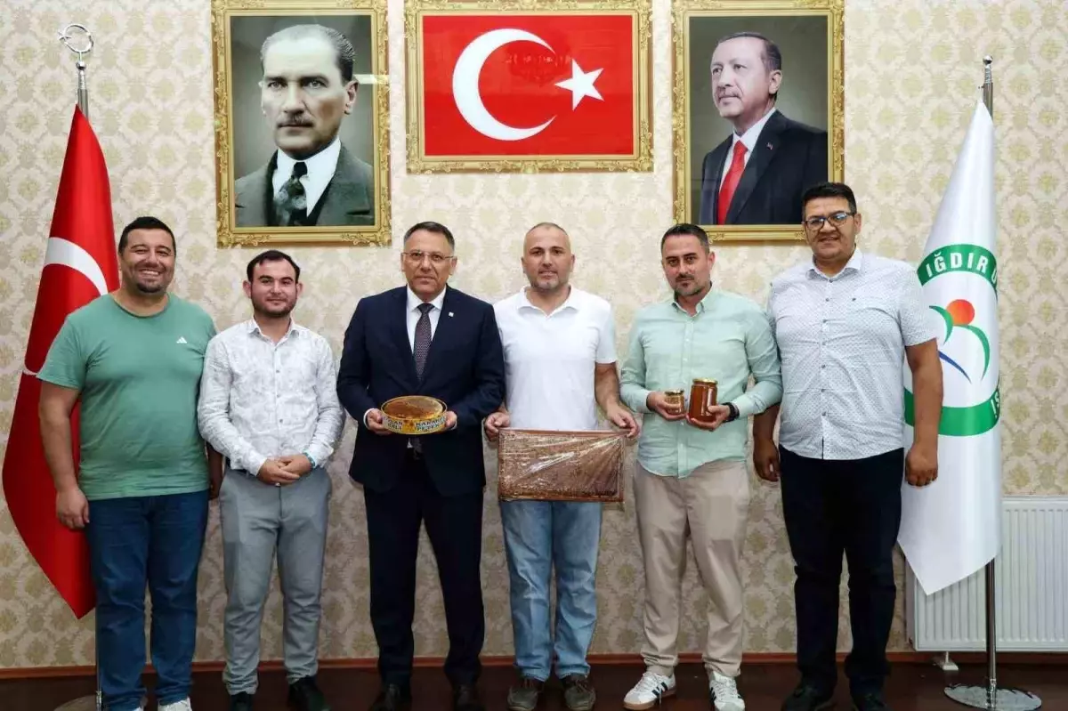 Iğdır Üniversitesi'nden Yüksek Kaliteli Bal Hasadı