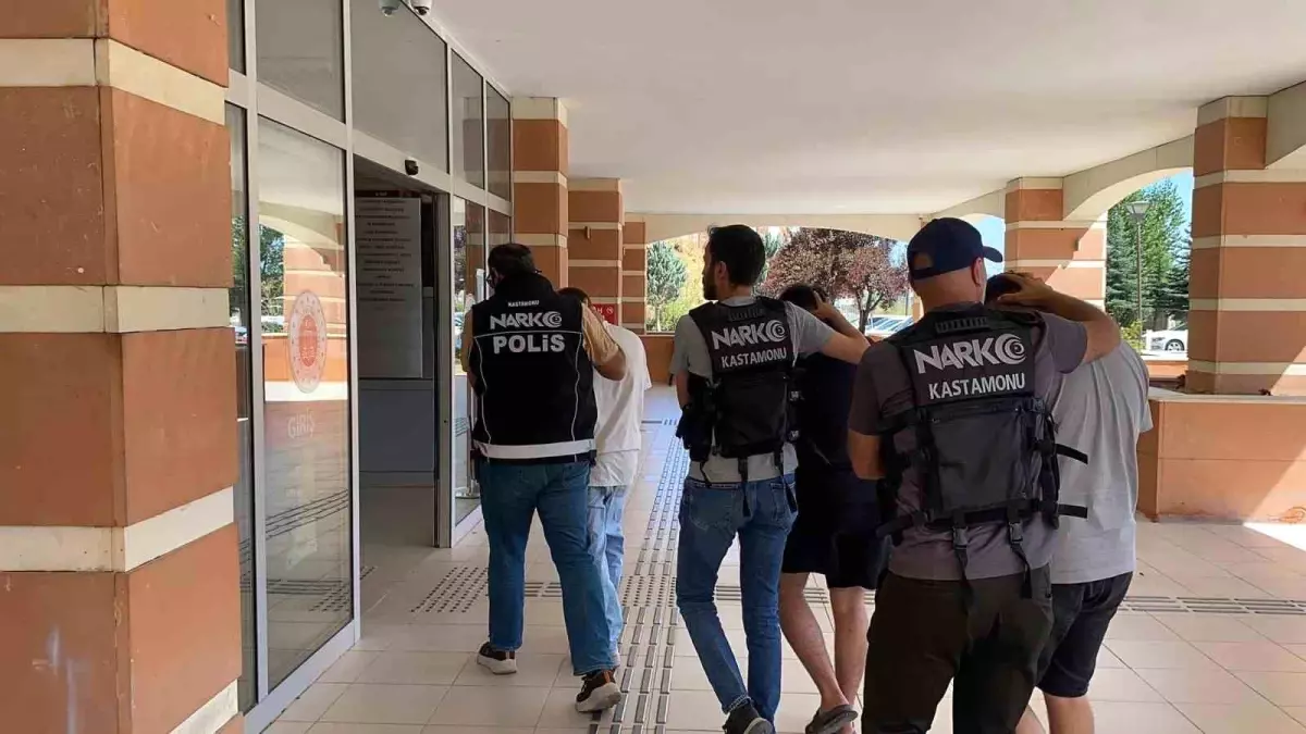 Kastamonu'da Uyuşturucu Operasyonu: İki Şüpheli Tutuklandı