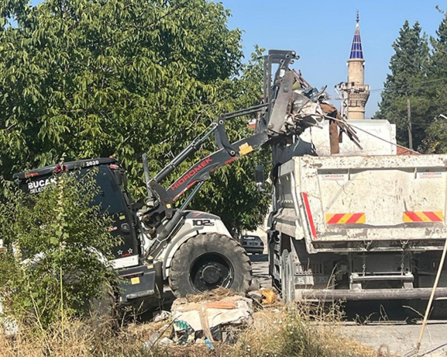kotu koku nedeniyle mahalleli ayaklandi evden 20 18957850 8686 m