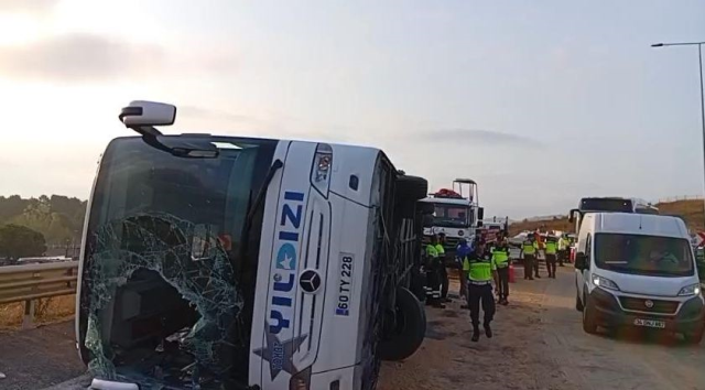 kuzey marmara otoyolu nda 4 kisinin oldugu otobus 18958094 6686 m