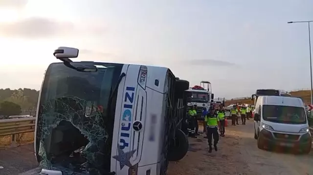 A passenger bus overturned on the North Marmara Highway: 3 dead, 20 injured
