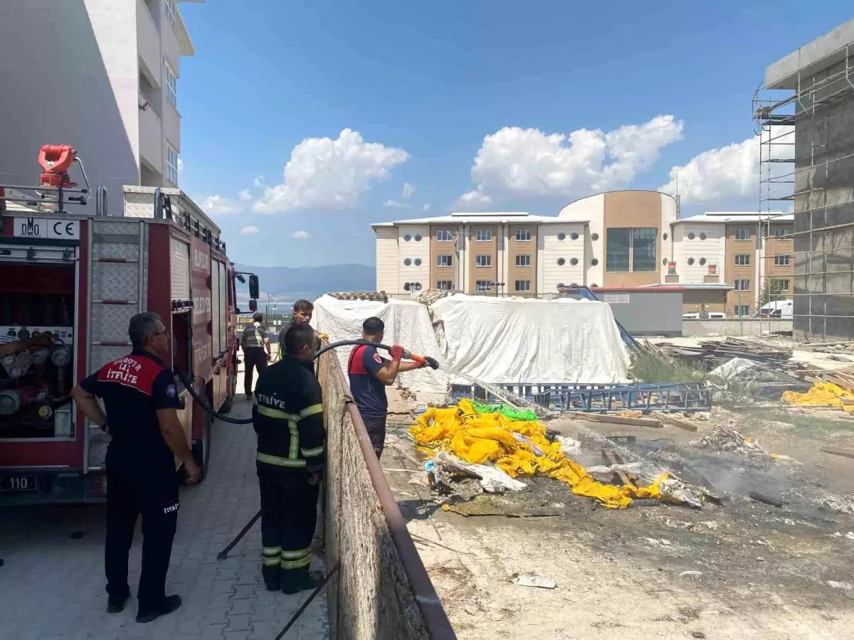 Burdur'da Okul İnşaatında Yangın Paniği