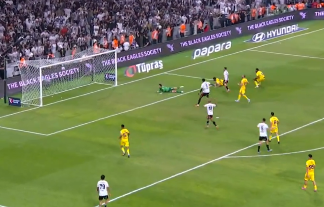 rafa silva dan besiktas a 3 puani getiren gol 18957025 9442 m