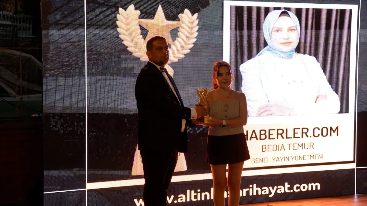 20. Altın Başarı Ödülleri'nde Av. Bedia Teymur 'Yılın En İyi Genel Yayın Yönetmeni' Seçildi