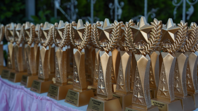 20. Altın Başarı Ödülleri'nde Av. Bedia Teymur 'Yılın En İyi Genel Yayın Yönetmeni' Seçildi