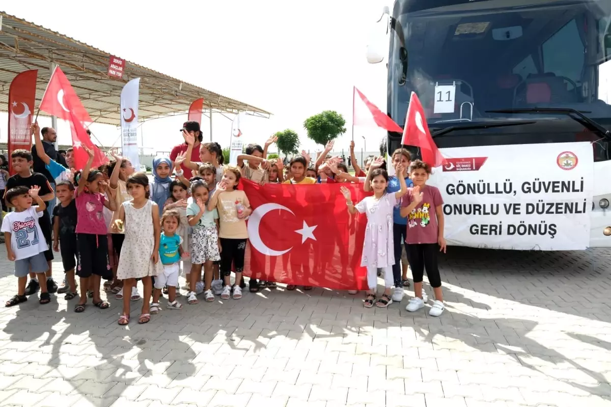 Adana'da 691 Suriyeli Ülkelerine Dönüyor