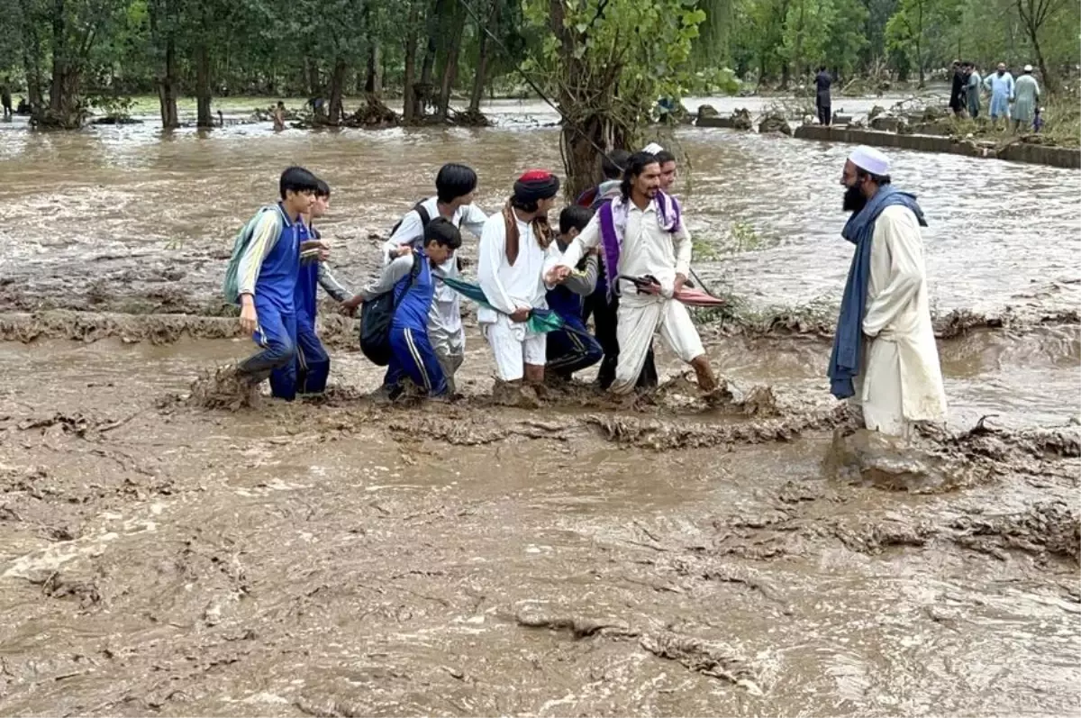 Pakistan'da Şiddetli Yağış ve Sel: 20'den Fazla Kayıp