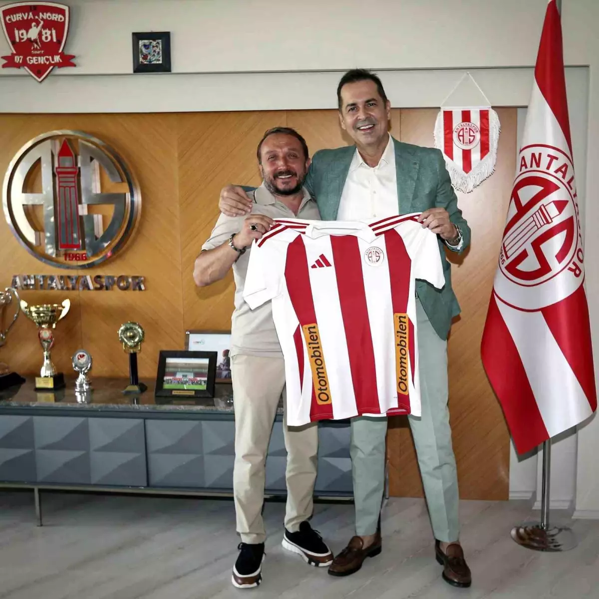 Ali Atasever, Antalyaspor Başkanı Rıza Perçin'i Ziyaret Etti