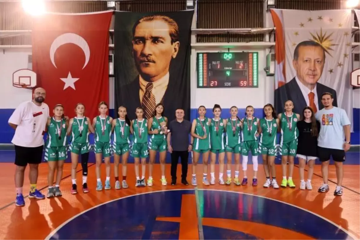 Anadolu Yıldızlar Ligi Basketbol Müsabakaları Bilecik'te Tamamlandı