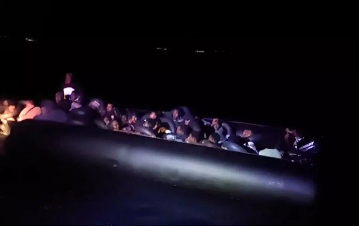 Ayvalık Açıklarında 42 Düzensiz Göçmen Yakalandı