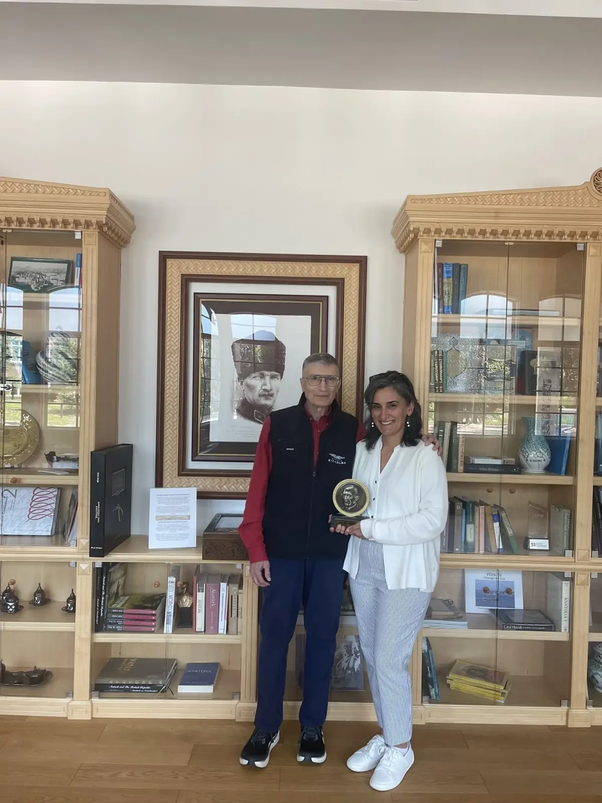 Prof. Dr. Canan Dağdeviren'den Nobel Ödüllü Aziz Sancar'a Ziyaret