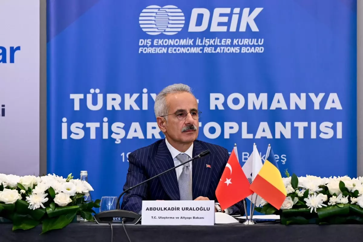 Bakan Uraloğlu, Romanya'da Türkiye-Romanya Yuvarlak Masa Toplantısı'na Katıldı