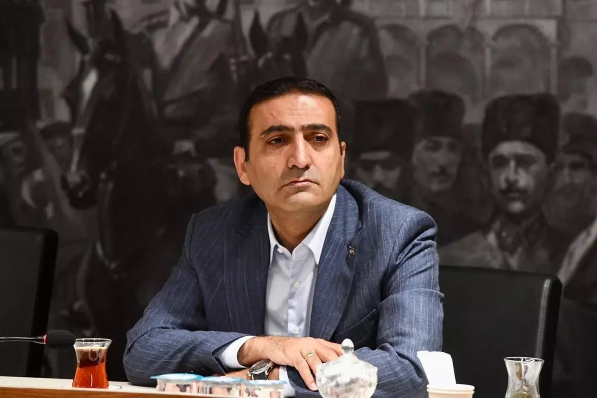 Beyoğlu Belediye Başkanı İnan Güney görevden uzaklaştırıldı