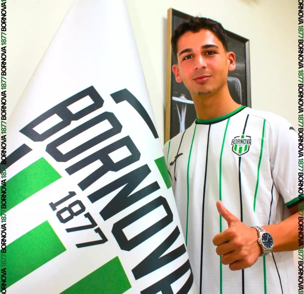 Bornova 1877, 17 Yaşındaki Orta Saha Oyuncusu Boran Yılmaz'ı Transfer Etti