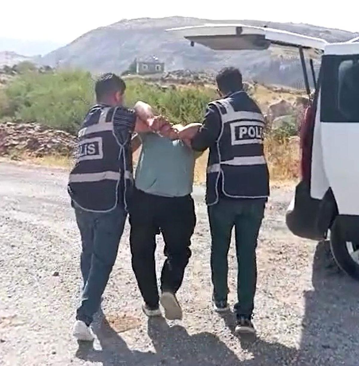 Kayseri'de Cinsel Saldırı Ve Hürriyetinden Yoksun Kılma Suçundan Aranan Şahıs Yakalandı