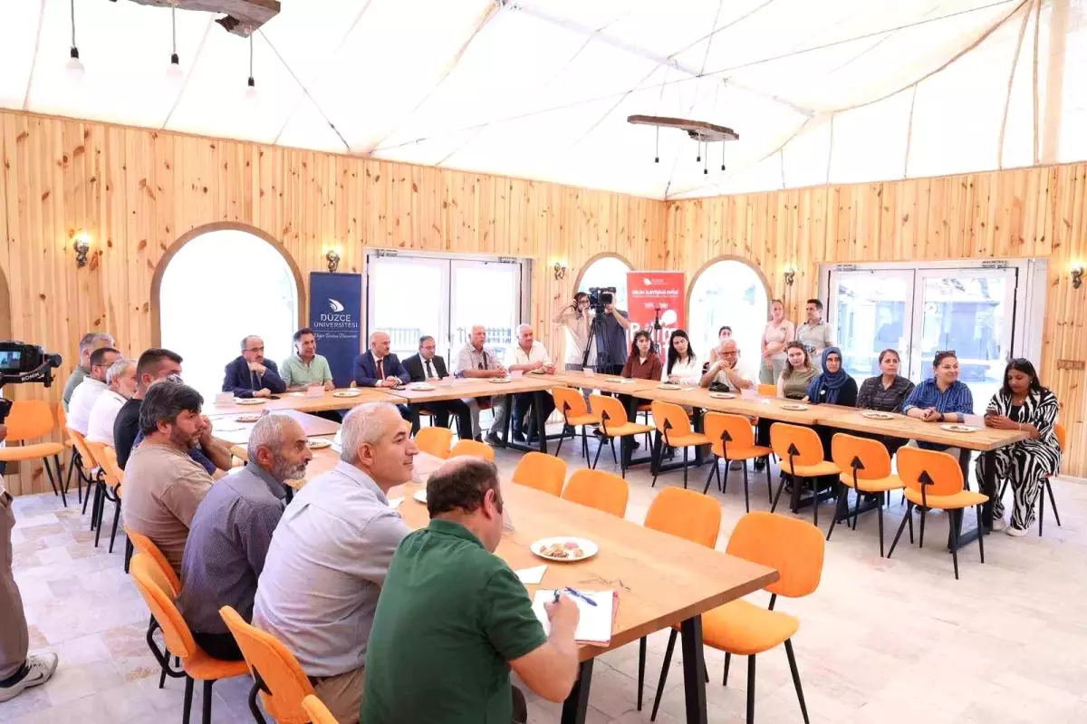 Düzce Üniversitesi'nde 'Bilim Kafe' Etkinliği: Aşırı Sıcaklar ve Sağlık