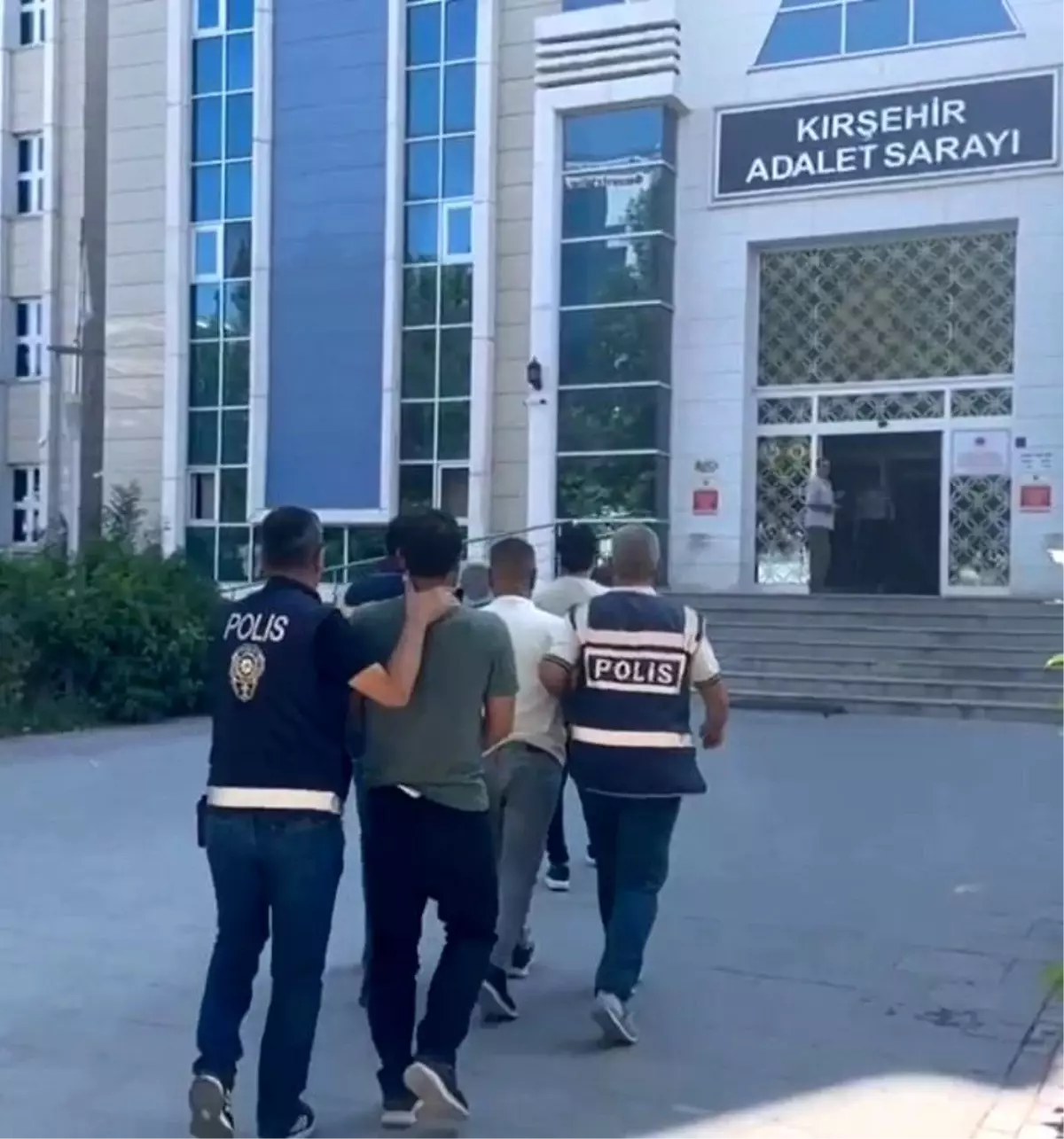 Kırşehir'de Dolandırıcılık Operasyonu: 3 Şüpheli Tutuklandı