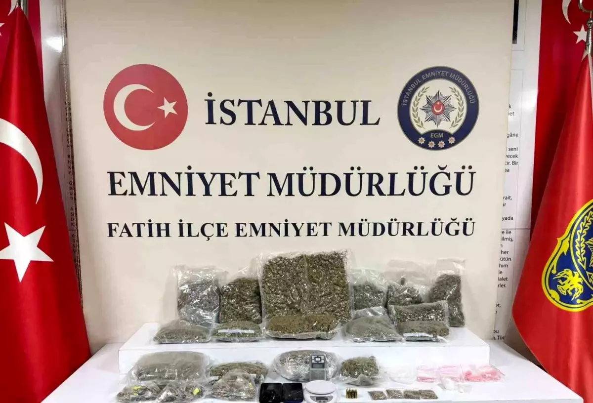 Fatih'te Uyuşturucu Operasyonu: 2 Şüpheli Yakalandı