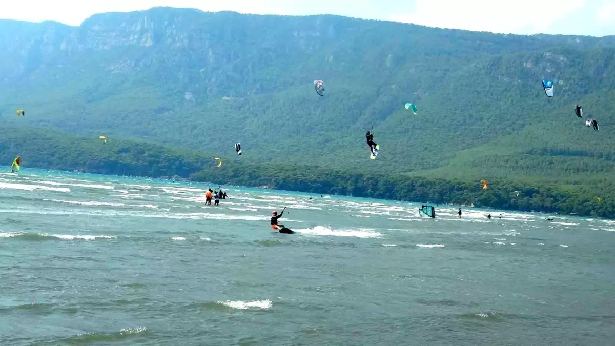 Ula Akyaka, Kitesurfun Yeni Cennet Noktası Oluyor