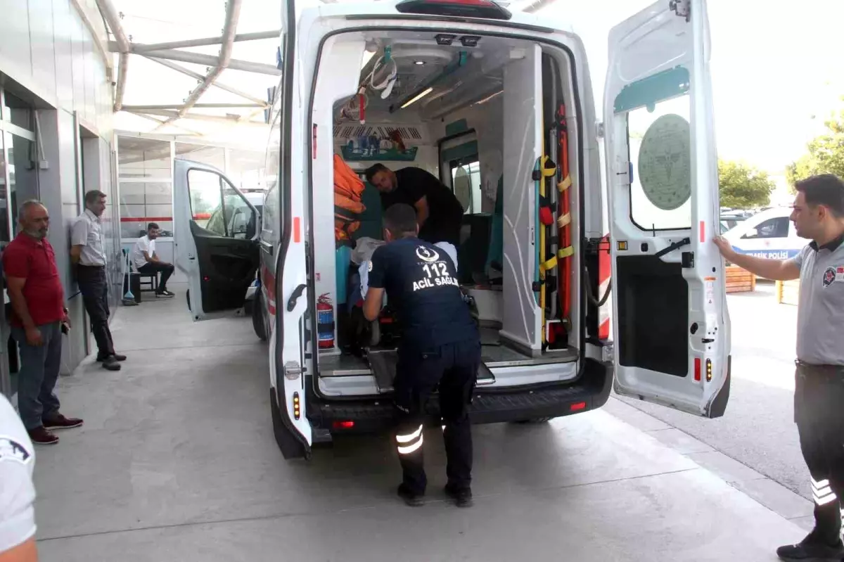 Konya'da Otogar Girişinde Bıçaklı Kavga: 2 Yaralı