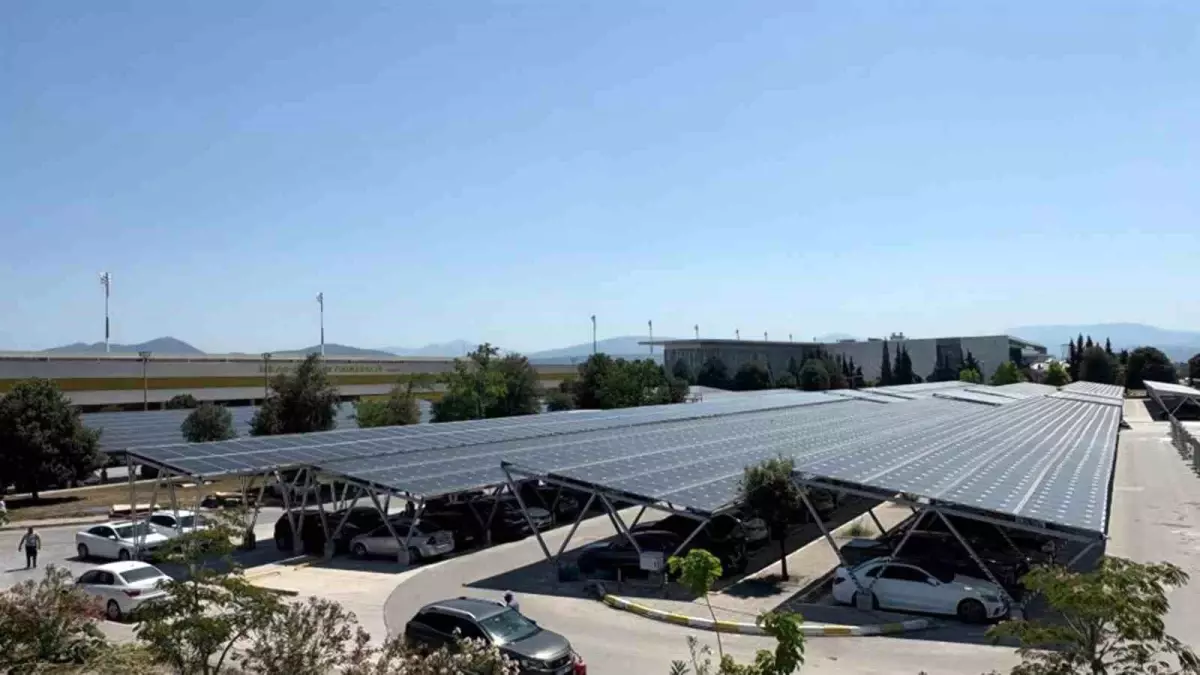 Milas-Bodrum Havalimanı'nda Güneş Enerjisi Santrali Tamamlandı