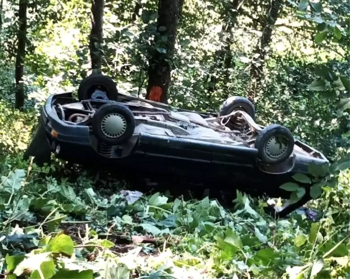 Ordu'da Otomobil Ormanlık Alana Yuvarlandı: 3 Yaralı
