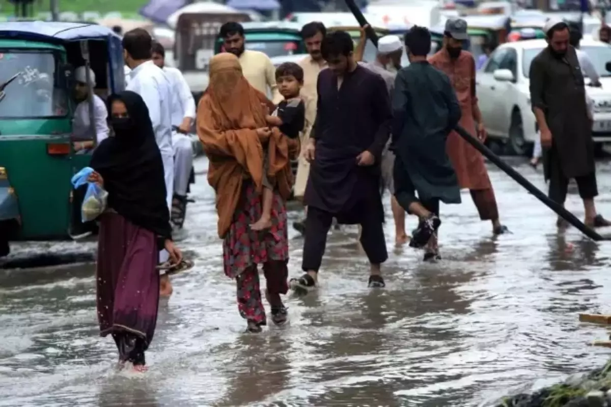 Pakistan'da muson yağmurlarında can kaybı 674'e yükseldi