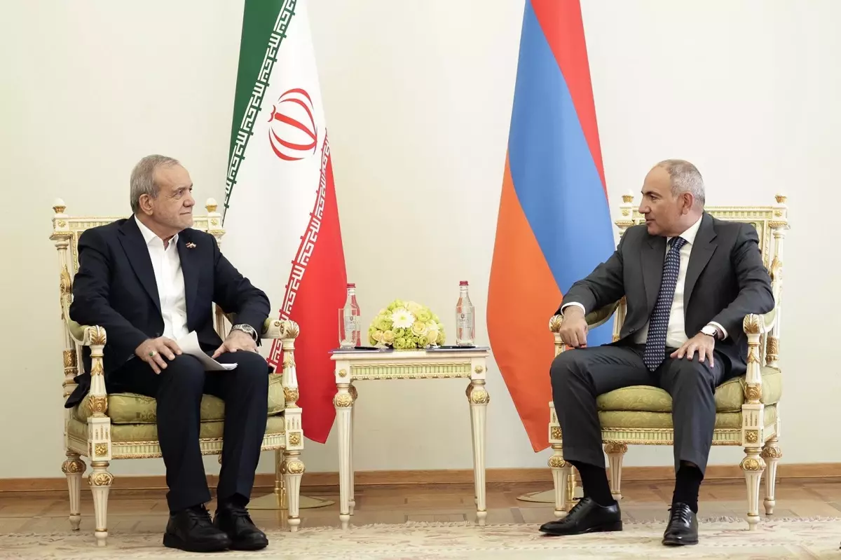 Ermenistan ve İran Liderleri İşbirliği Anlaşmaları İmzaladı