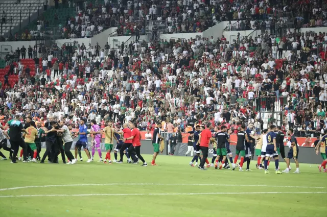 Kicks and punches were flying! The aftermath of the Amedspor-Erzurumspor match turned the area into a battlefield