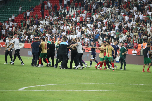 Kicks and punches were flying! The aftermath of the Amedspor-Erzurumspor match turned the area into a battlefield